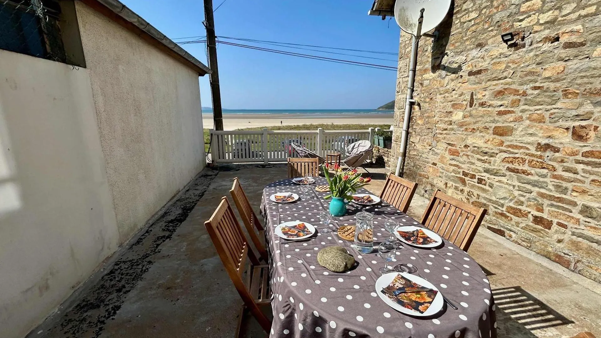 Charming Seaside Family Home - Sleeps 8 Saint-Michel-en-Grève Franciaország